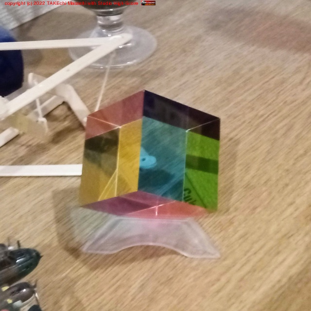�ݥ��äƤ�����˺��Ƥ����֥Ĥ�˺��Ƥ��������Ϥ���CMY ����ʤ��ä� RGB �����? �Ȼפä�����ȯ�����Ƥʤ��ΤǸ��������Ǥ����Τ�? �ץꥺ������! https://cmycubes.com/